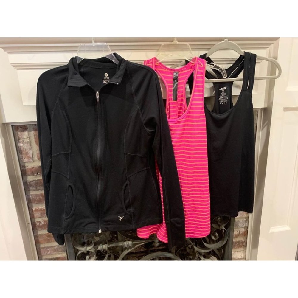 Medium women’s activewear lot of three tops, Avia, old navy, black and pink